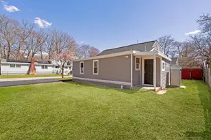 21 Evergreen St, Dartmouth, MA 02747 - Photo 4