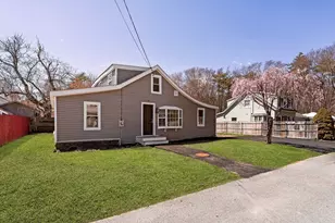 21 Evergreen St, Dartmouth, MA 02747 - Photo 2