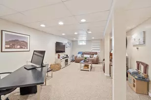 1 Anderson St, Peabody, MA 01960 - Photo 20