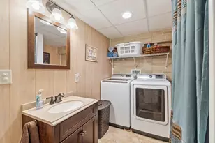 1 Anderson St, Peabody, MA 01960 - Photo 24