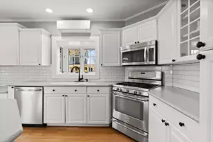 168 Hovey St, Lowell, MA 01852 - Photo 14