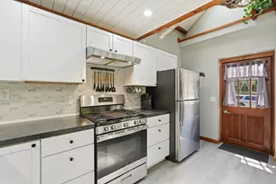 136 Flynt St, Palmer, MA 01069 - Photo 6