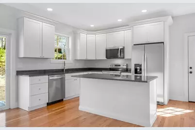 51 Willard, Lowell, MA 01850 - Photo 12