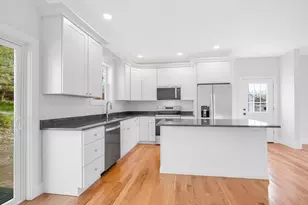 51 Willard, Lowell, MA 01850 - Photo 14
