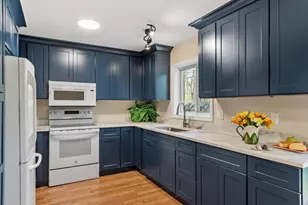 41 Maple St, Randolph, MA 02368 - Photo 14