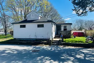 19 Oakdale St, Wareham, MA 02571 - Photo 2