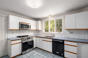 23 Thackeray Rd, Wellesley, MA 02481 - Photo 8