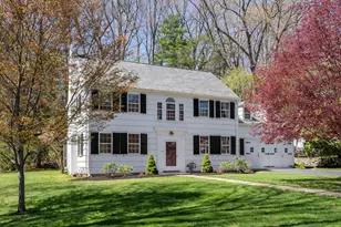 23 Thackeray Rd, Wellesley, MA 02481 - Photo 2