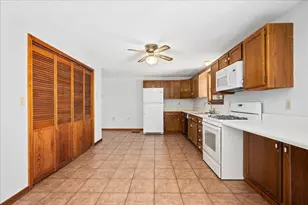 25 Collier Cir, Spencer, MA 01562 - Photo 6