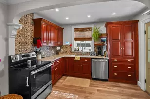 17 Currier Ave, Haverhill, MA 01830 - Photo 4