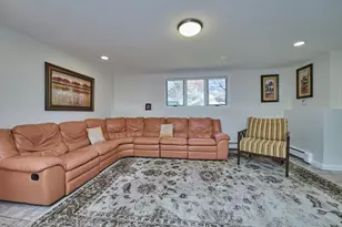 37 Locust St, Burlington, MA 01803 - Photo 10