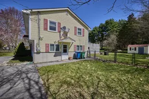 37 Locust St, Burlington, MA 01803 - Photo 4