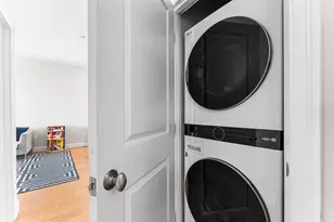 655 E 2nd, Boston, MA 02127 - Photo 18