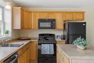 1975 Middlesex St, Lowell, MA 01851 - Photo 4