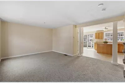 1975 Middlesex St #33, Lowell, MA 01851 - Photo 8