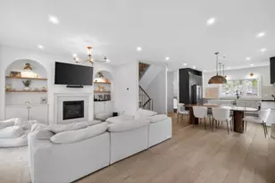 17 Manning St, Medford, MA 02155 - Photo 4