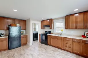 262 Plymouth St, Bridgewater, MA 02324 - Photo 14