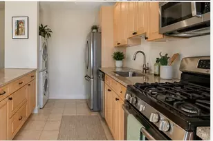 130 Myrtle St, Boston, MA 02114 - Photo 4