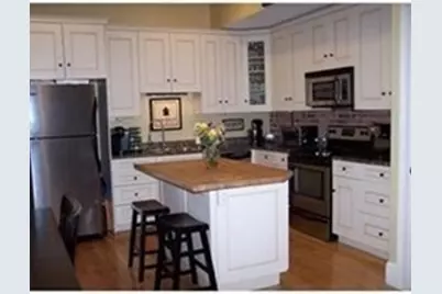 310 Court St #2, Plymouth, MA 02360 - Photo 2