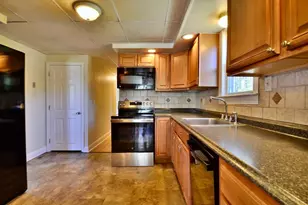 50 Roy St, Northbridge, MA 01588 - Photo 10