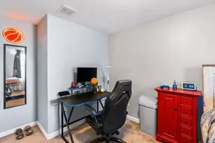 35 Boutelle St, Leominster, MA 01453 - Photo 22