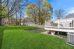 35 Boutelle St, Leominster, MA 01453 - Photo 32