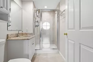 65 Chelsea St, Boston, MA 02129 - Photo 16