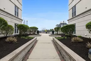 65 Chelsea St, Boston, MA 02129 - Photo 24