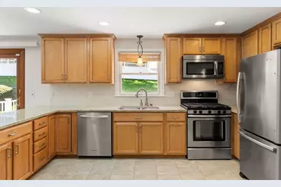 105 Starr Ave, Lowell, MA 01852 - Photo 2