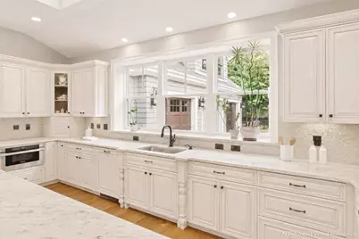 4 Abbott Ln, Bedford, MA 01730 - Photo 10