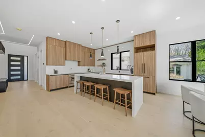 28 Chandler Pl, Newton, MA 02464 - Photo 6