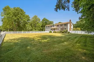 220 Mattapoisett Rd, Rochester, MA 02770 - Photo 2