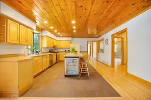 220 Mattapoisett Rd, Rochester, MA 02770 - Photo 10