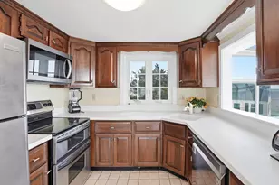 36 Alder St, Fairhaven, MA 02719 - Photo 10