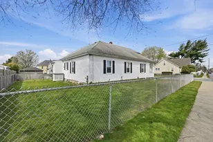 62 Topham St, New Bedford, MA 02746 - Photo 34