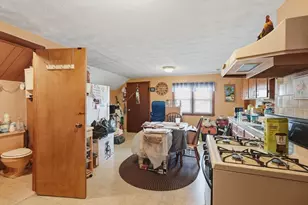 62 Topham St, New Bedford, MA 02746 - Photo 24
