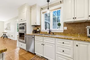 206 Burnside, Seekonk, MA 02771 - Photo 8