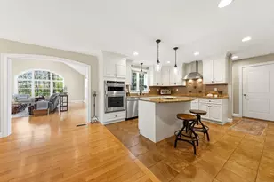 206 Burnside, Seekonk, MA 02771 - Photo 4