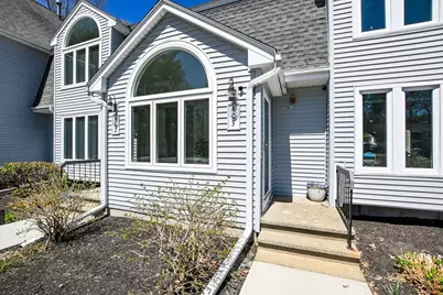 35 Pilgrim Village Rd #403, Taunton, MA 02780 - Photo 2