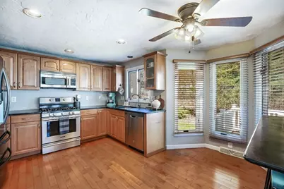 35 Pilgrim Village Rd #403, Taunton, MA 02780 - Photo 8