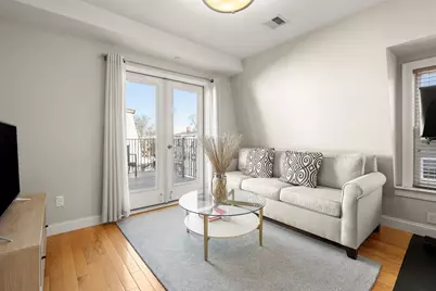 117 M St #3, Boston, MA 02127 - Photo 4