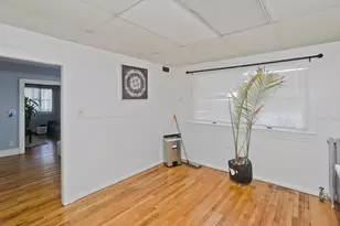 32 Chateaugay St, Chicopee, MA 01020 - Photo 18