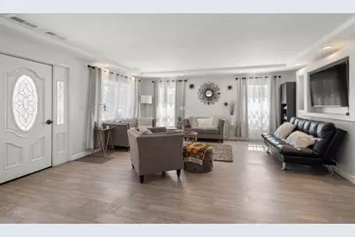 581 California St, Newton, MA 02460 - Photo 6