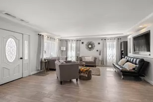 581 California St, Newton, MA 02460 - Photo 6