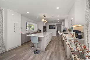 581 California St, Newton, MA 02460 - Photo 4