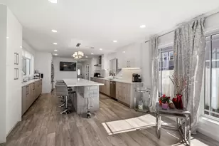 581 California St, Newton, MA 02460 - Photo 2