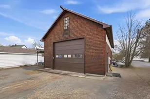 1016 Chestnut St, Palmer, MA 01550 - Photo 4