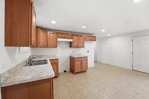 1016 Chestnut St, Palmer, MA 01550 - Photo 8