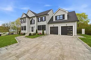 23 Day Cir, Woburn, MA 01801 - Photo 2