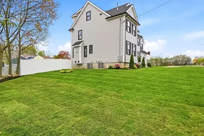 23 Day Cir, Woburn, MA 01801 - Photo 8